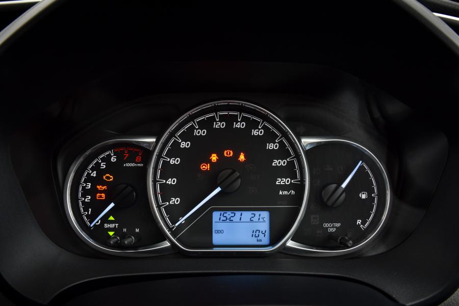 Панель приборов Toyota Yaris Pulse 2017 года  (ZA) (фото 32 из 37)